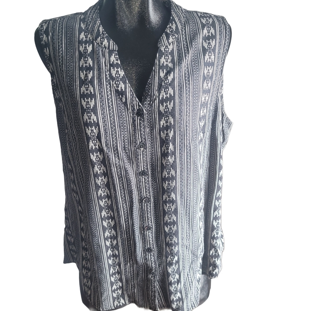 Weatherproof Vintage Black and White Patterned Sleeveless Top Size XL